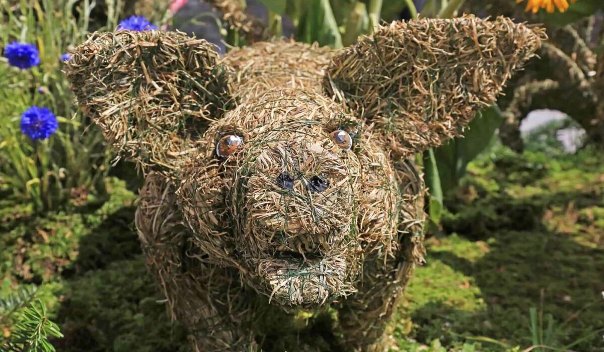 kleines Schweinderl aus Heu